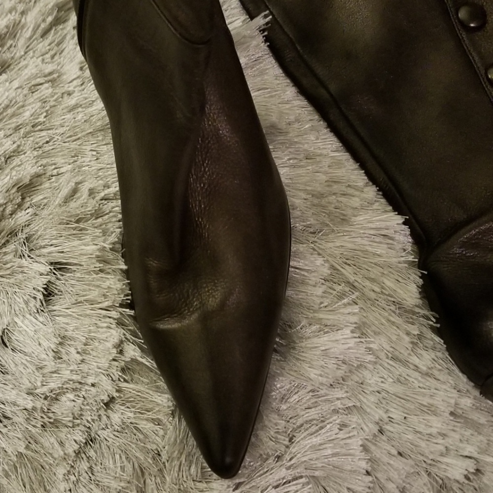 Boots - Picture 3 of 4